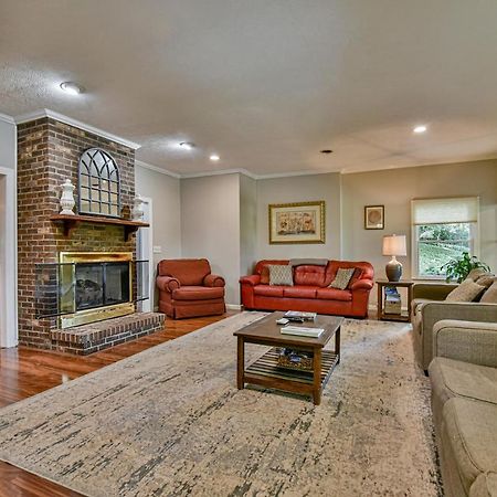 South Asheville Home With Hot Tub Just 11 Miles To Downtown Exterior foto