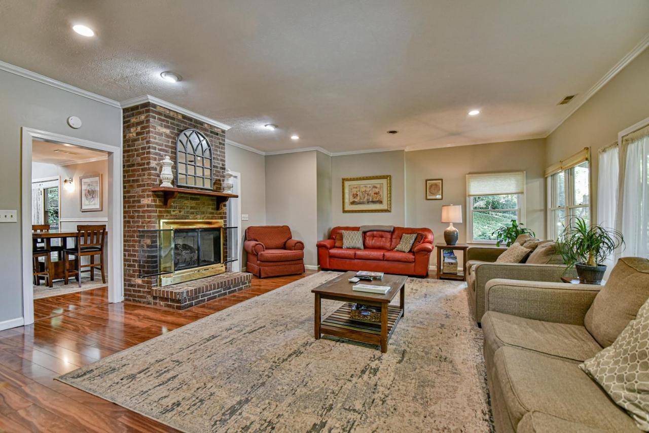 South Asheville Home With Hot Tub Just 11 Miles To Downtown Exterior foto